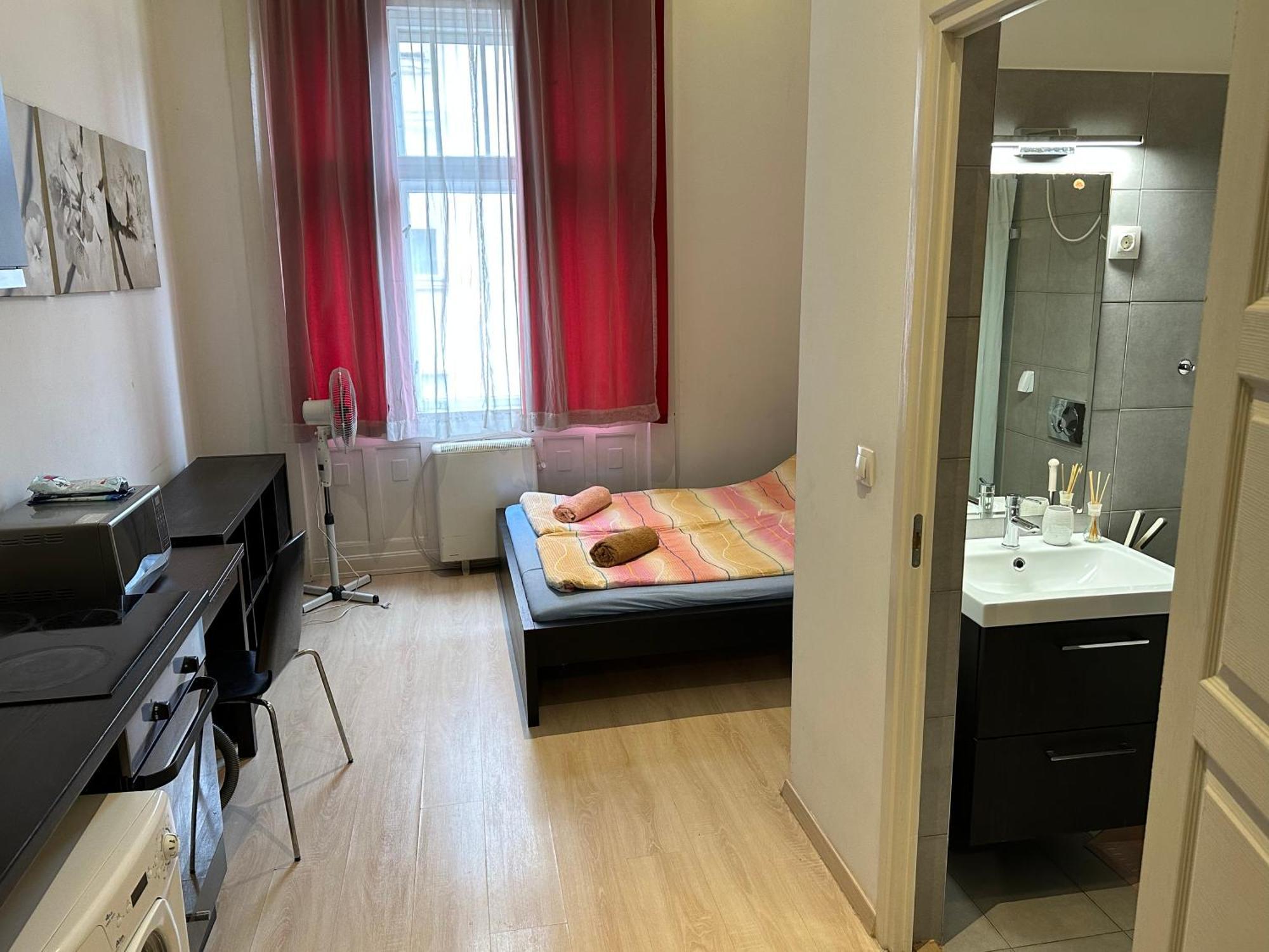 Mickey'S Flat Close To Budapest Whale Apartment Exterior photo